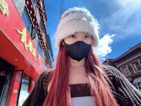 【QY球友会】Rookie呢?LPL女主持人小钰分享旅游自拍:和山川湖泊作伴太幸福