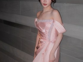 【QY球友会】主持人小钰晒照:粉雾海💕来晚咯 今年也接近尾声了