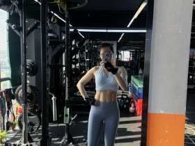 【QY球友会】余霜分享运动健身照:运动的快乐又回来了!还有蓝调时刻下的🎾