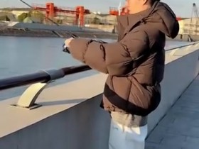 【QY球友会】BLG官媒分享队员日常:分享一个生活化演技的钓鱼小per