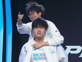 【QY球友会】😅粉丝开盒曝光Xun私人行程:去湖北黄冈开导Bin,明早再回上海