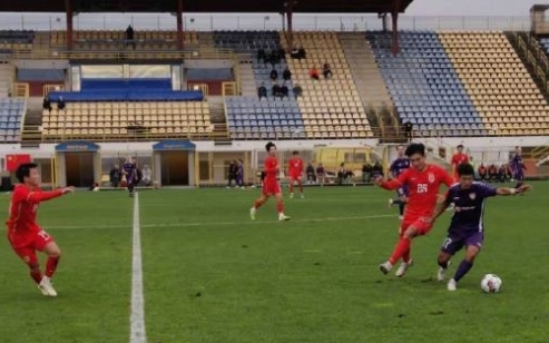 外租球员贾博琰代表杜布拉瓦在对中国U21的比赛中首发并打入一球