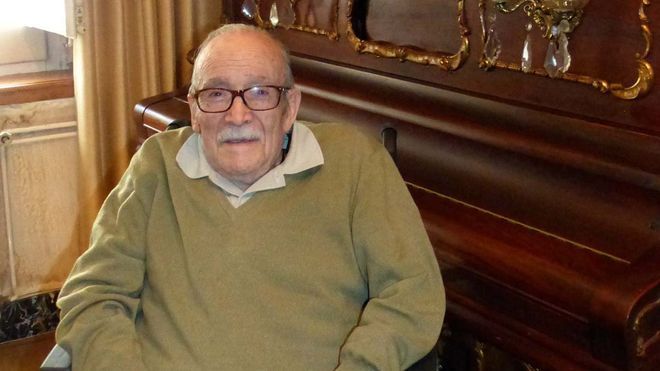 曾效力巴萨的最年长球员莫雷尔逝世，享年101岁
